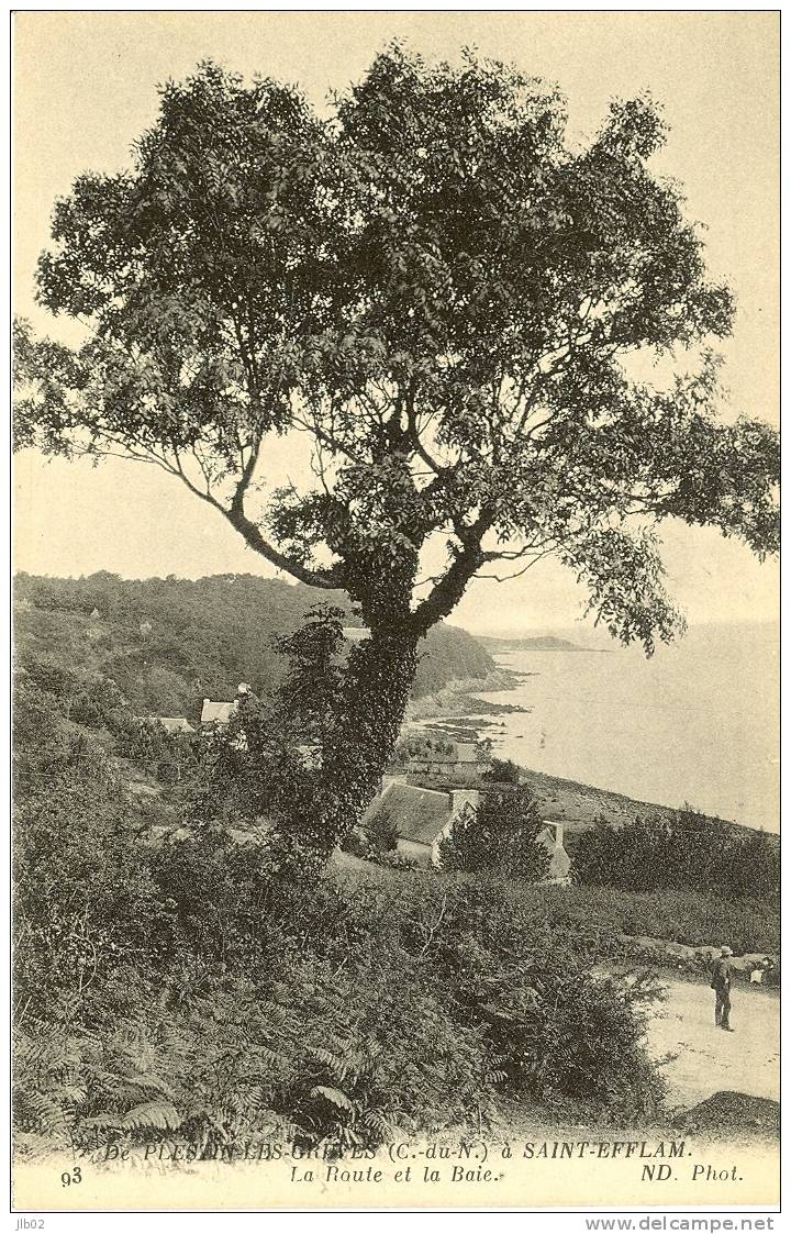 93 - De Plestin Les Grèves (Cotes Du Nord) à Saint Efflam . La Route Et La Baie - Plestin-les-Greves