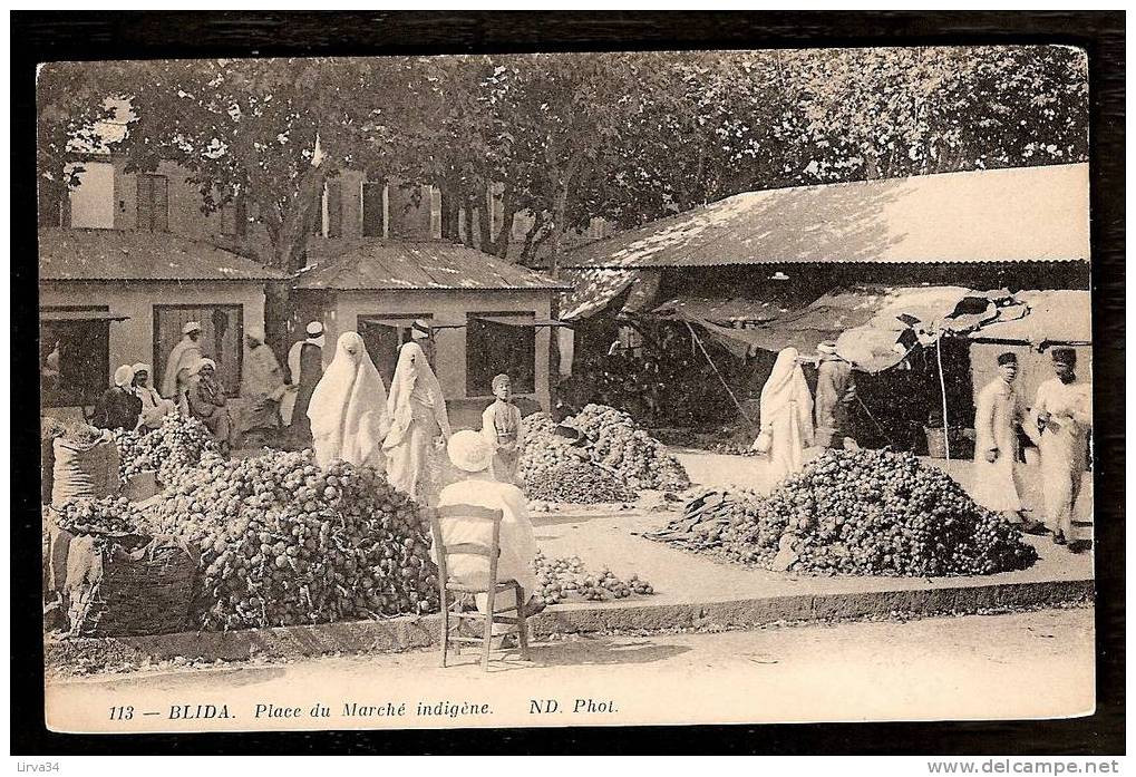 CPA AFRIQUE -VILLAGES D'ALGÉRIE- BLIDA : PLACE DU MARCHÉ INDIGENE AUX OIGNONS- TRES ANIMÉ- - Blida