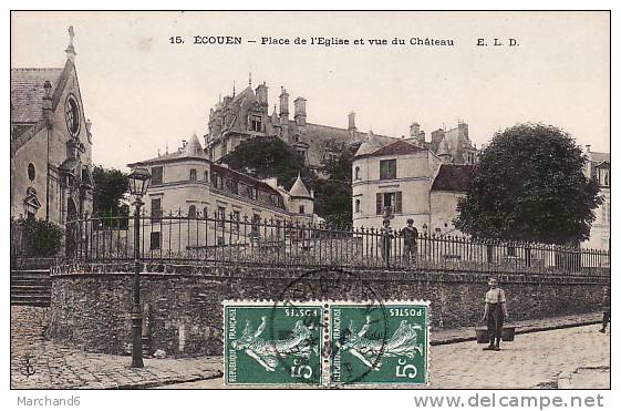 VAL D OISE.ECOUEN.PLACE DE L EGLISE ET VUE DU CHATEAU - Ecouen