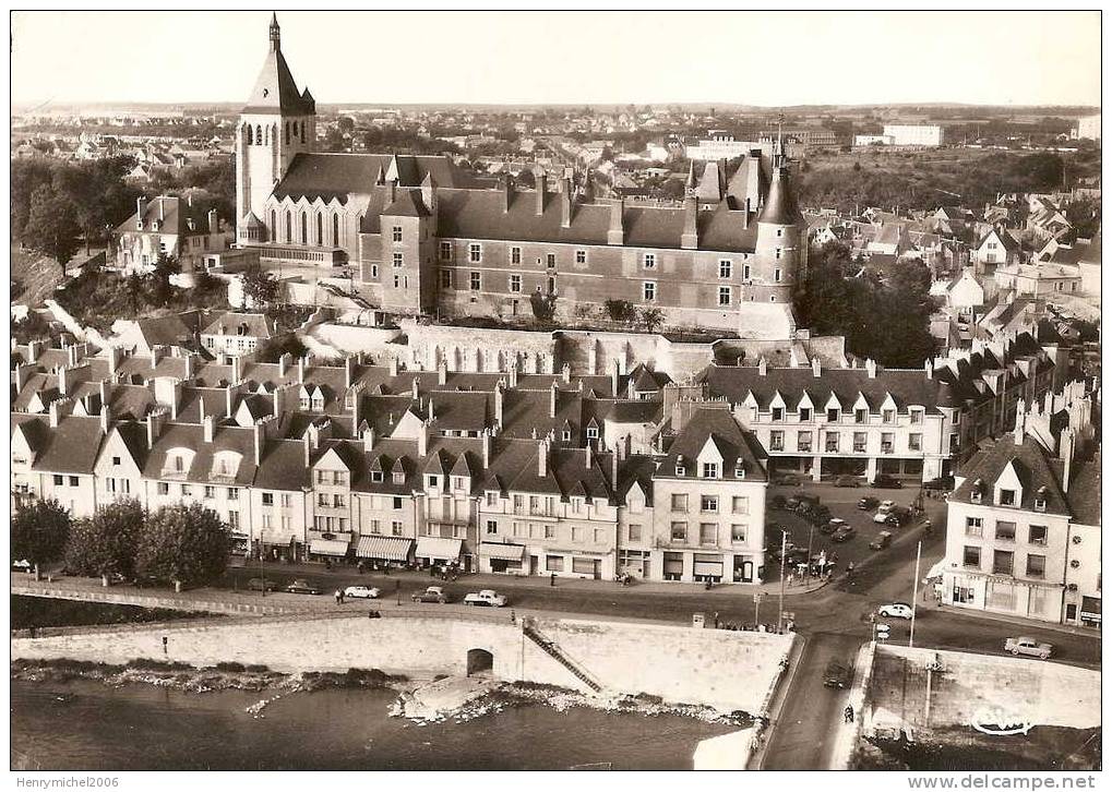 Gien Vue Aérienne , Ed Combier, Au Dos Tampon Musée De La Chasse - Gien