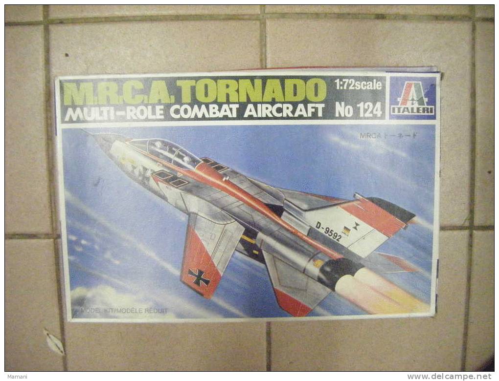 Maquette --m.r.c.a Tornado  Multi-role Combat Aircraft N°124 -italeri- Echelle 1/72 - Avions