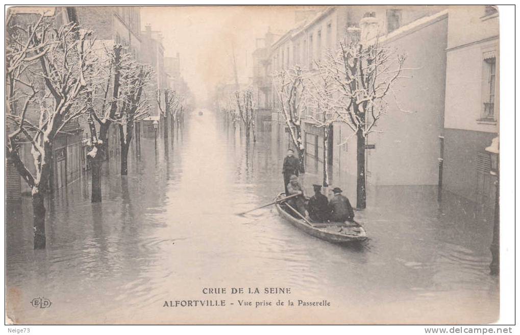 Cpa Du 94 - Alfortville - Crue De La Seine - Vue Prise De La Passerelle - Alfortville