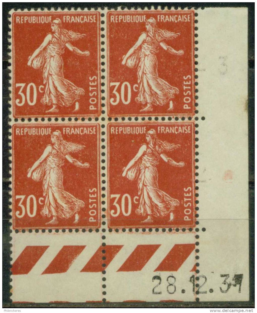 France Bloc De 4 - Coin Daté 1937 - Yvert N° 360 X - Cote 5 Euros - Prix De Départ 1,5 Euro - 1930-1939