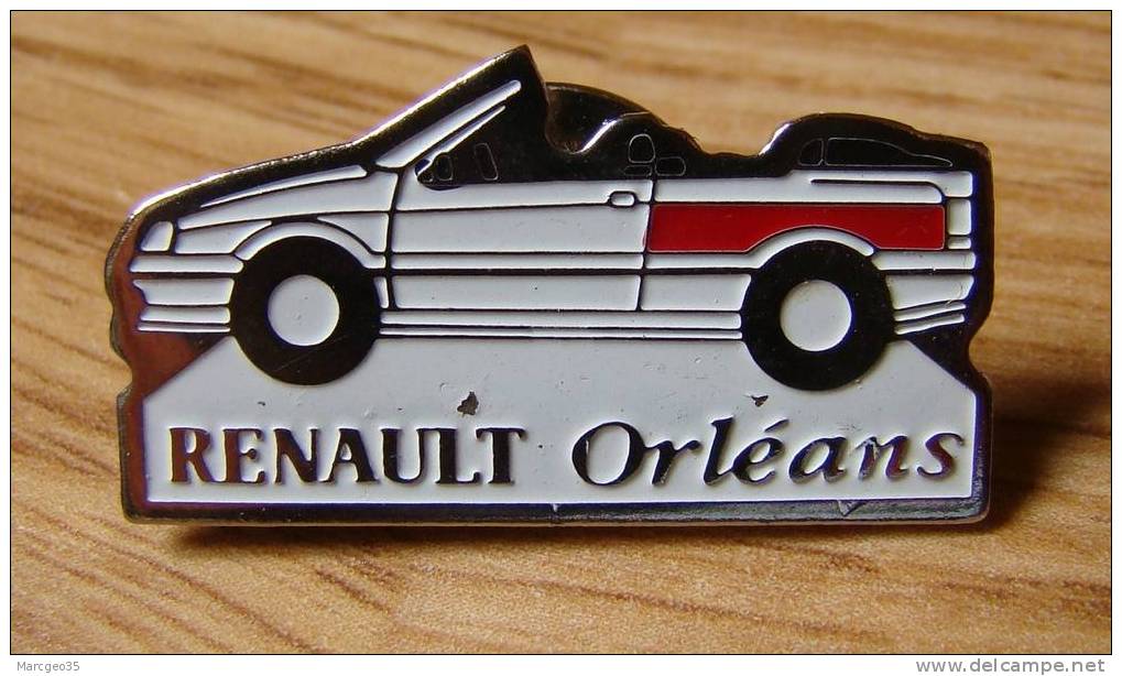 Pin's Renault Orléans  R19 Cabriolet,décapotable - Renault