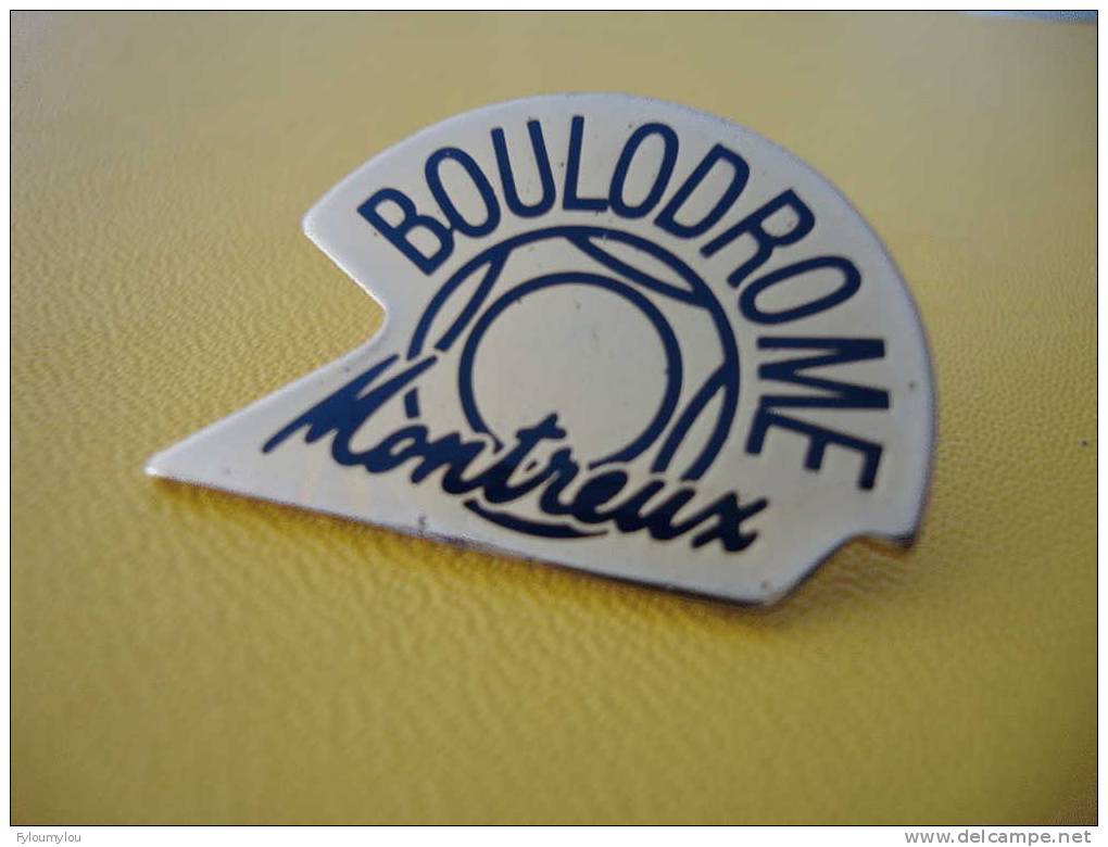 Pétanque - Magnifique Pin´s Rare Boulodrome Montreux - Bowls - Pétanque