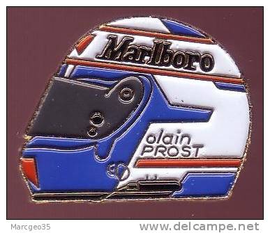 Pin's, F1, Alain Prost, Casque, Marlboro, Cigarette, Bordure Doré - Automobile - F1