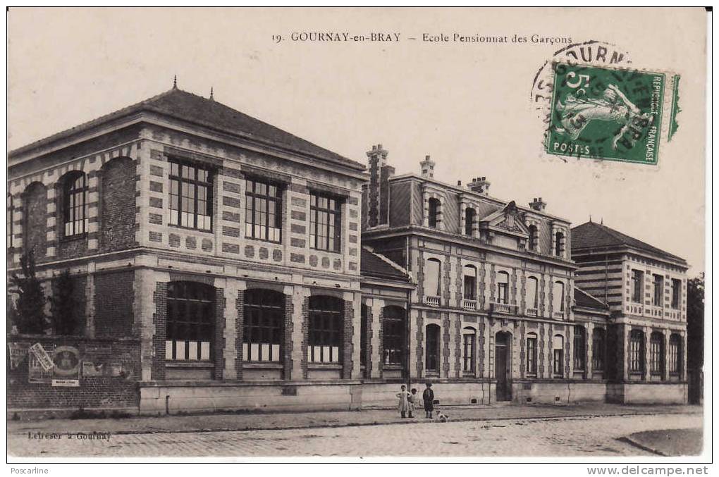 CPA 76 GOURNAY En BRAY Ecole Pensionnat De Garçons, Animée - Gournay-en-Bray