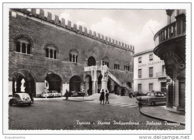 TREVISO - Piazza Indipendenza - Palazzo Trecento, Auto, Taxi, Banca  - Cartolina FG BN V 1964 - Treviso