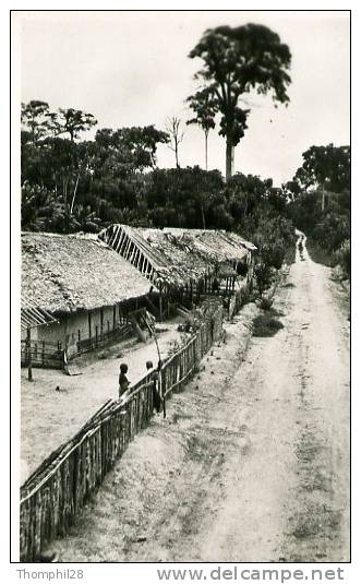 LE GABON TOURISTIQUE - Ogooué Maritime - Route De N´Djolé à Ebolowa (Cameroun) - Village De Ngoia - Gabon