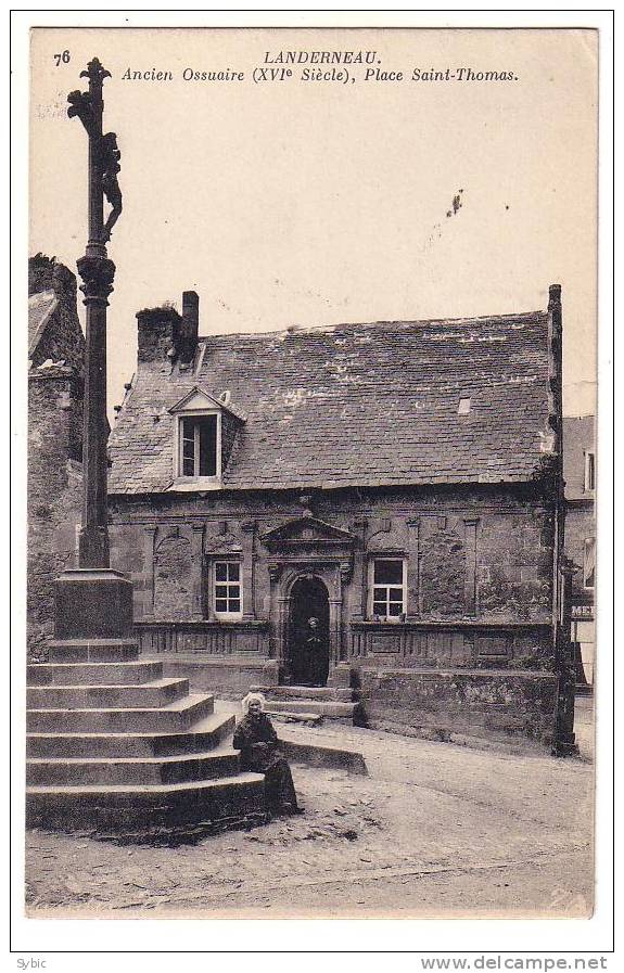 LANDERNAU - Ancien Ossuaire - Place Saint Thomas - Landerneau