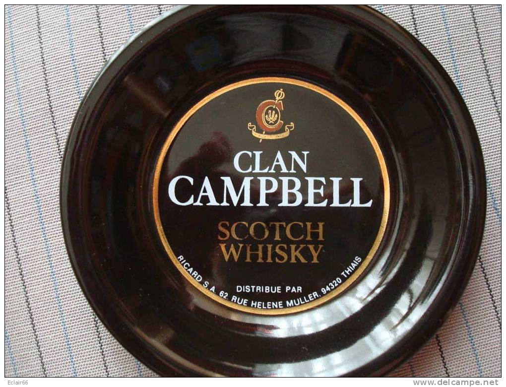 CLAN   CAMPBELL  SCOTCH  WHISKY   CENDRIER  RAMASSE MONNAIE EN PORCELAINE   12cmX7cm - Ceniceros