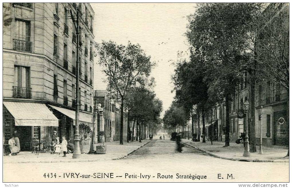 IVRY-SUR-SEINE - VAL DE MARNE - BELLE CPA ANIMEE. - Ivry Sur Seine