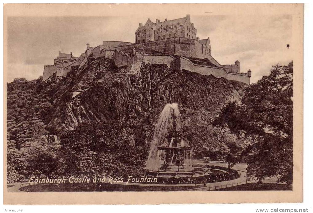 Edingburgh Castle And Ross Fountain - Midlothian/ Edinburgh