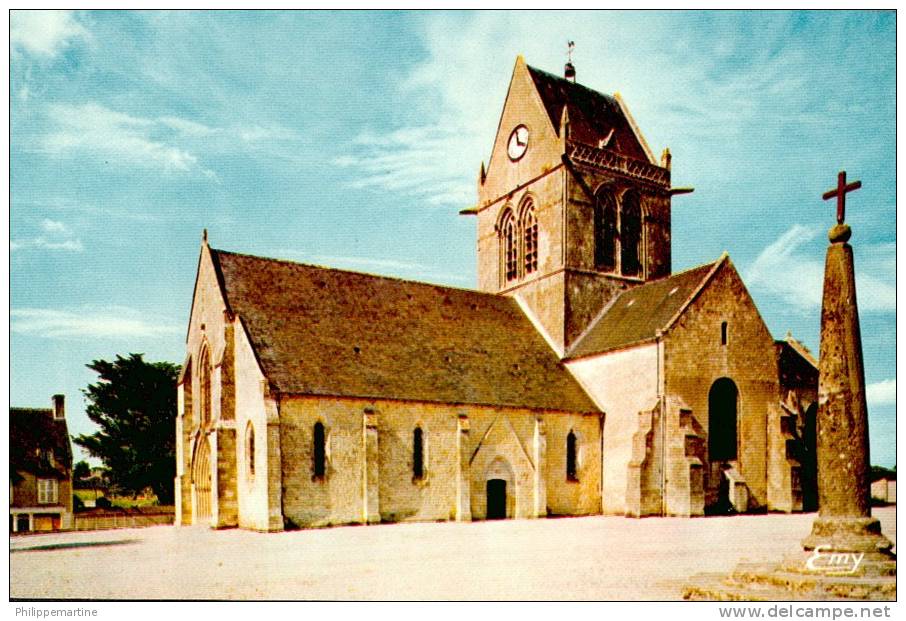 50 - Ste Mère Eglise : Eglise Du XIVéme Siècle - Churches & Cathedrals