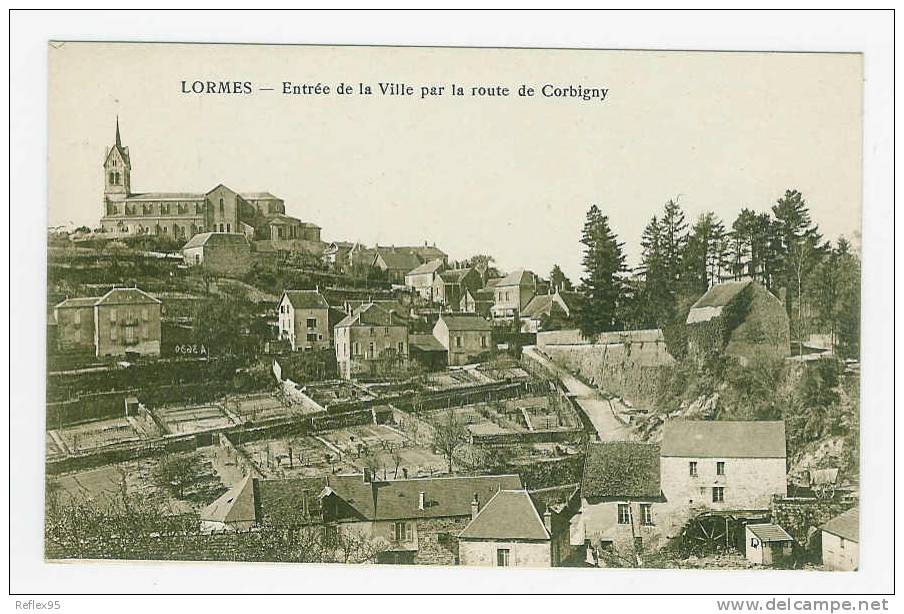 LORMES - Entrée De La Ville Par La Route De Corbigny - Lormes