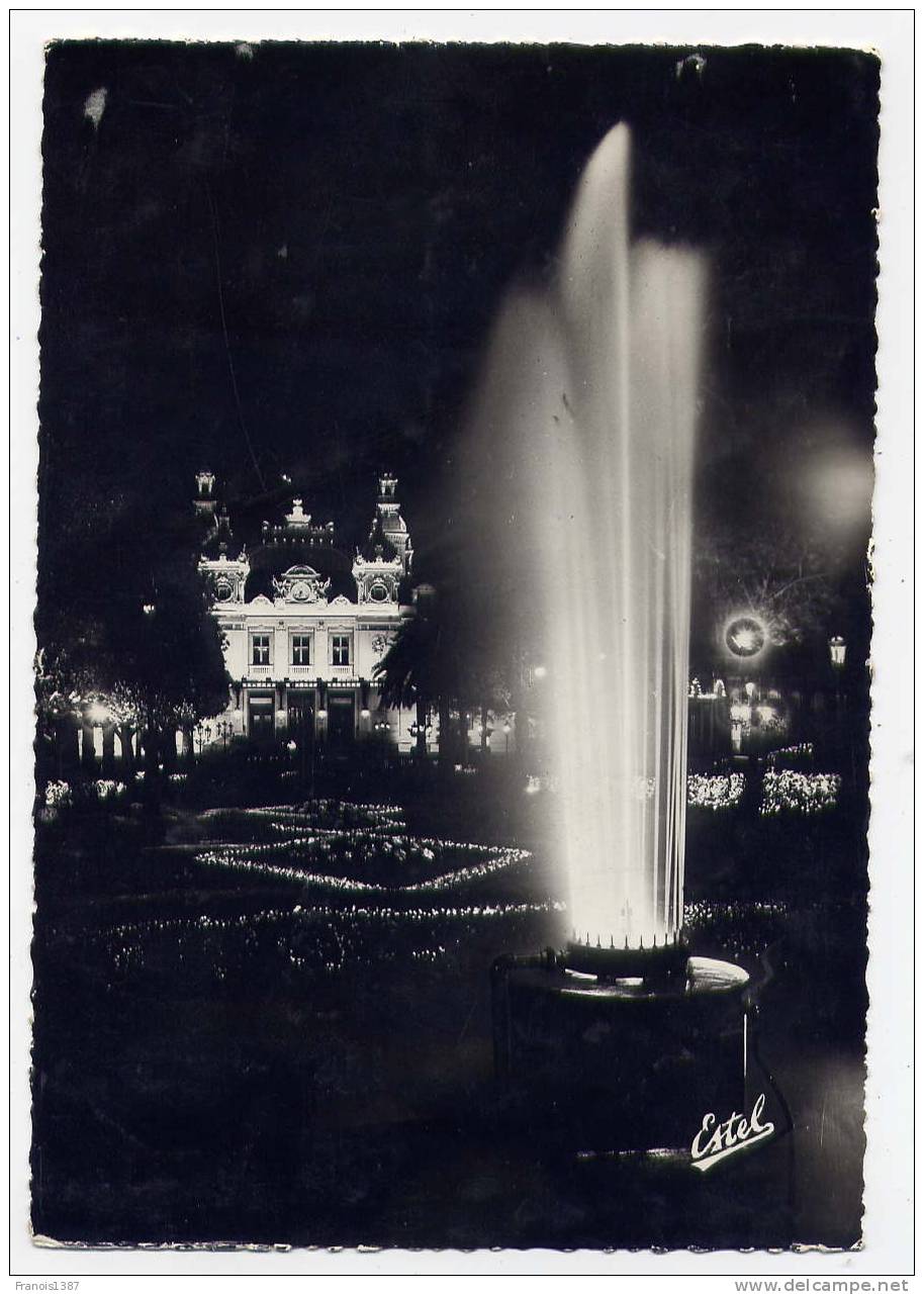 Ref 151 - MONACO - Monte Carlo - Jeux D´eau Et Jardins Du Casino La Nuit - 1952 (Carte Semi-moderne Grand Format) - Spielbank