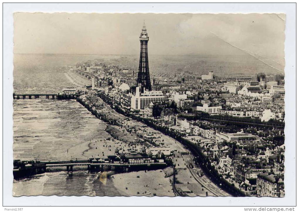 Ref 151 - ANGLETERRE - BLACKPOOL Looking North - 1957 (Carte Semi-moderne Grand Format) - Blackpool