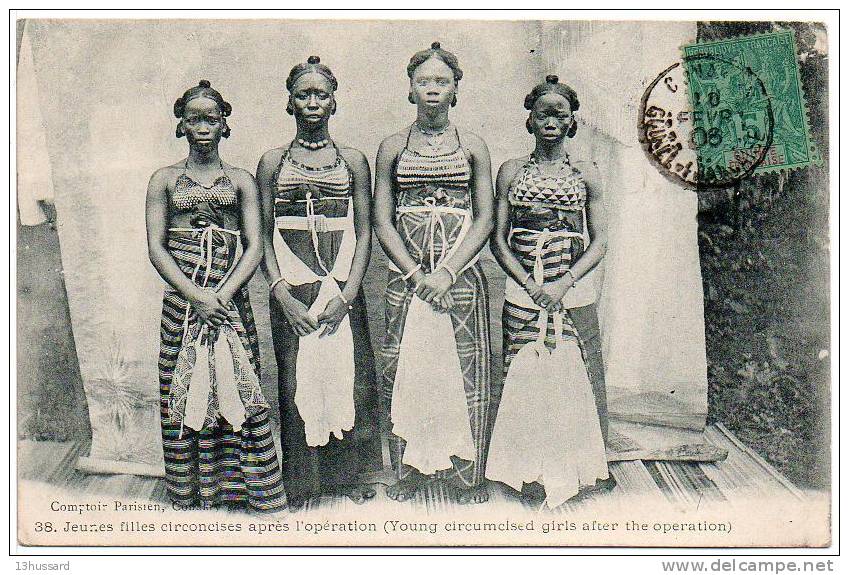 Carte Postale Ancienne Guinée - Jeunes Filles Circoncises Apres L'opération - Mutilations, Excisions - Guinea