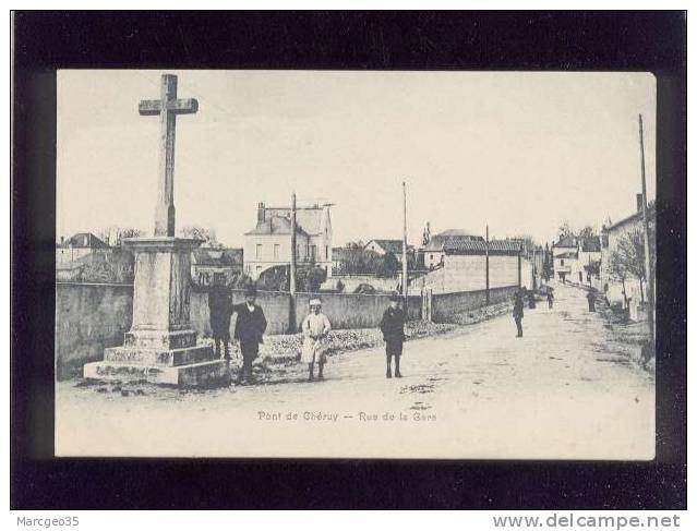 Pont De Cheruy Rue De La Gare   Pas D'édit.animée Calvaire  Belle Carte - Pont-de-Chéruy