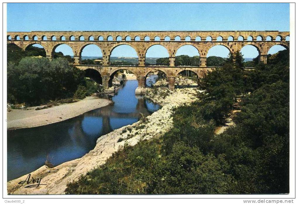 LE PONT DU GARD  .Voir Recto Verso  (D445) - Sonstige & Ohne Zuordnung