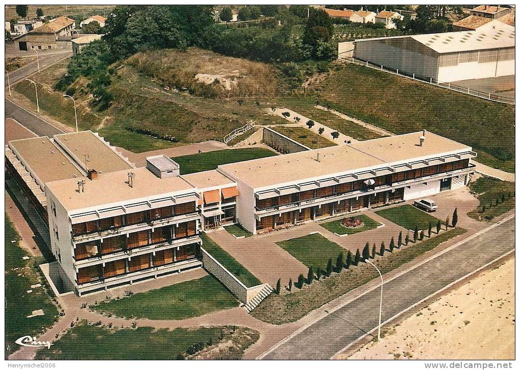 Montendre Les Pins La Maison De Retraite ,vue Aérienne , Ed Combier - Montendre