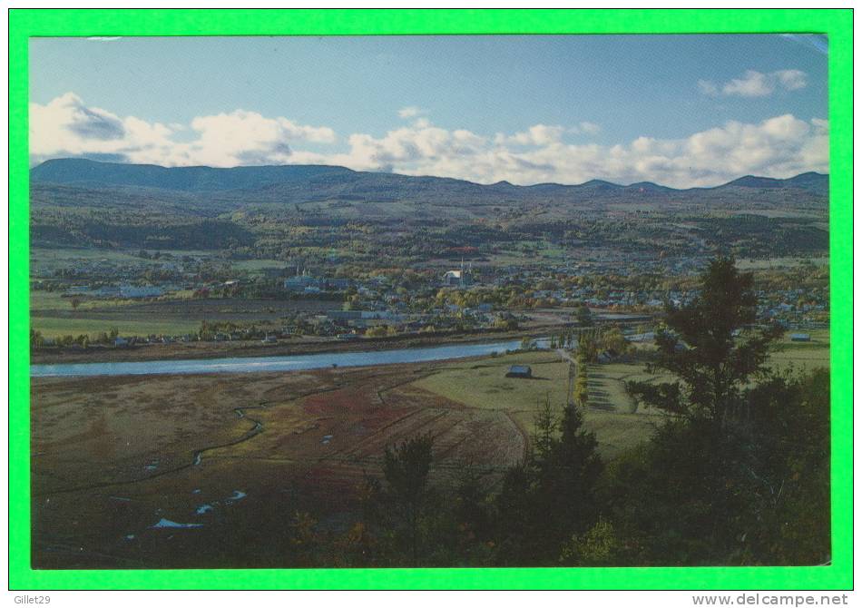 BAIE-SAINT-PAUL, QUÉBEC - LA VILLE ET LES MONTAGNES ENVIRONNANTES - CIRCULÉE EN 1992 - - Autres & Non Classés