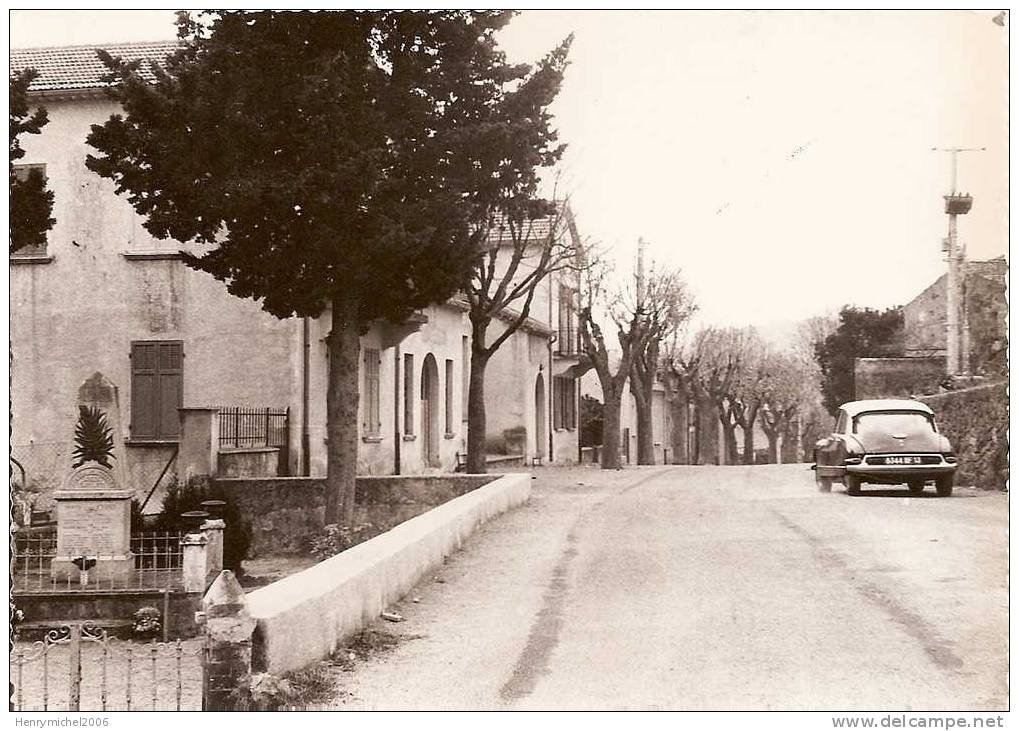 13 Le Plan Du Castellet Le Monument Et Les écoles Avec Voiture Ds Citroen Dans La Rue, Ed Caujolle Marseille - Le Castellet