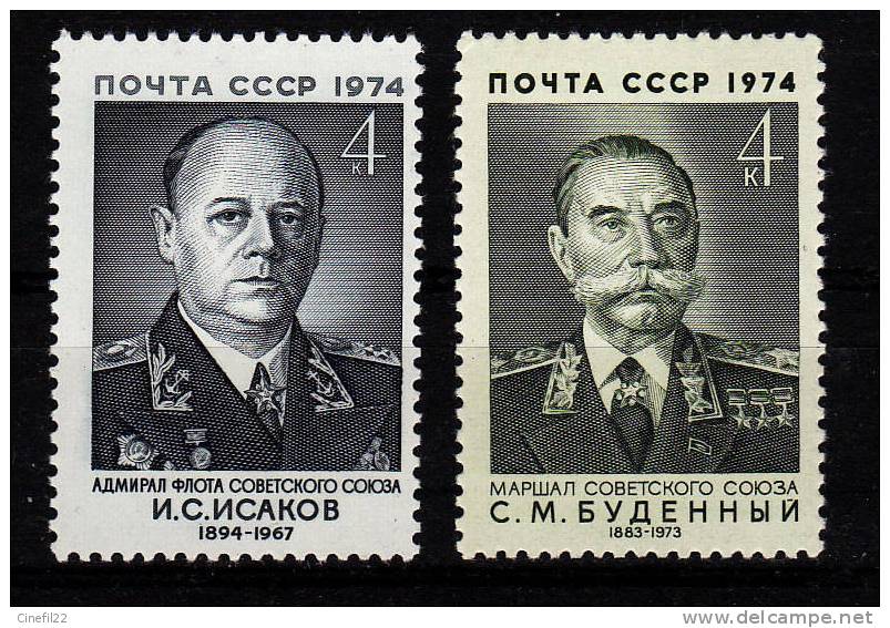 Russie, Amiral I.S. Isakov Et Maréchal Boudienny, 1974, Yvert N° 4056 Et 4070 Neufs ** - Militaria