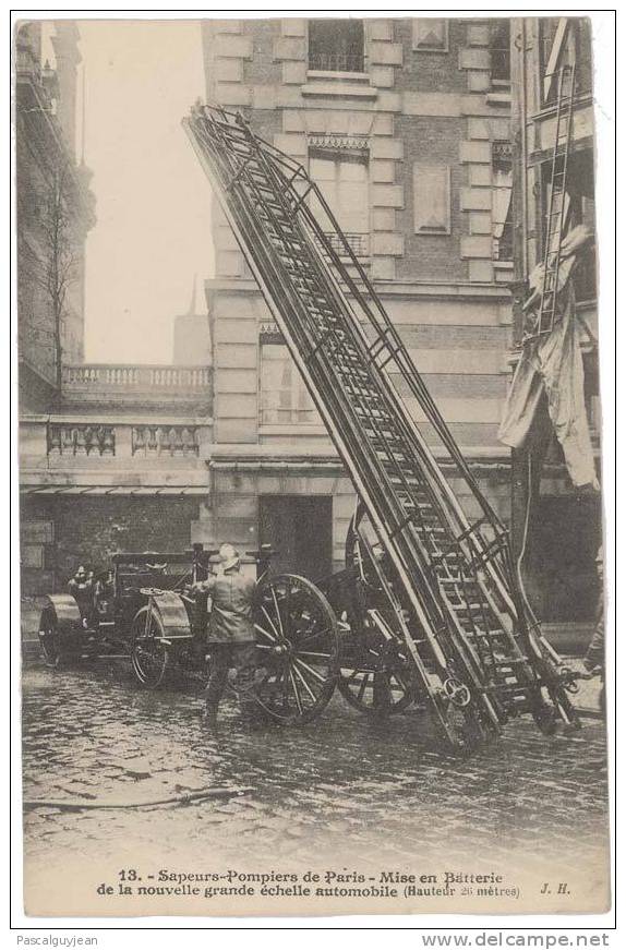 CPA SAPEURS-POMPIERS DE PARIS - MISE EN BATTERIE DE LA NOUVELLE GRANDE ECHELLE - Brandweer