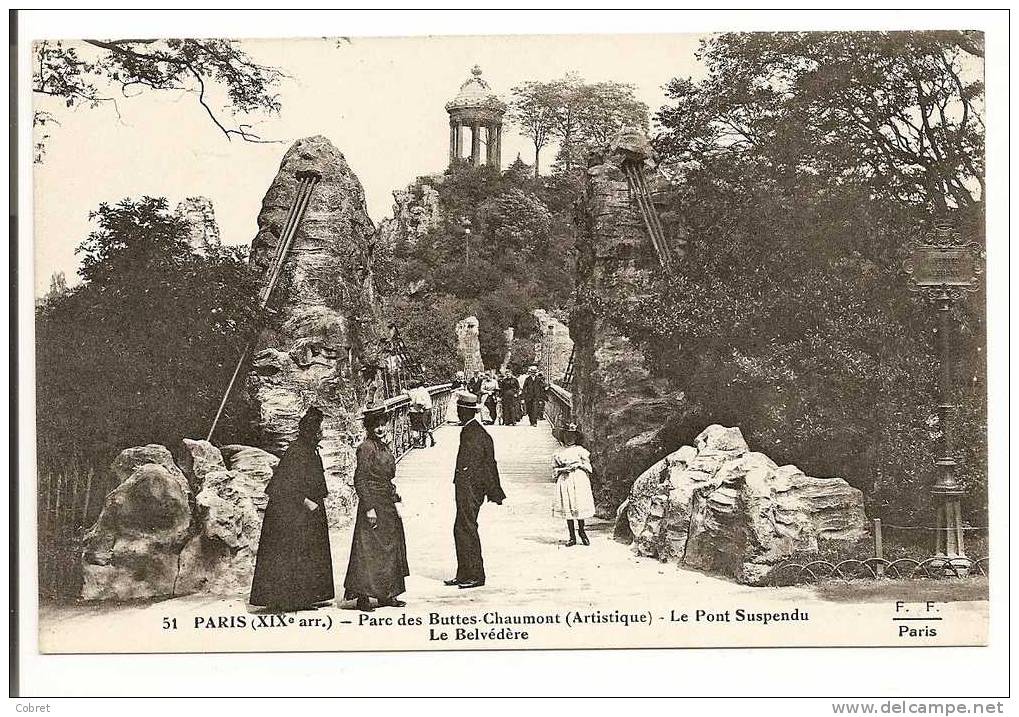 PARIS - Parc Des Buttes Chaumont, Le Pont Suspendu, Le Belvédère - District 19