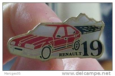 Pin's Renault 19, Voiture, Automobile - Renault