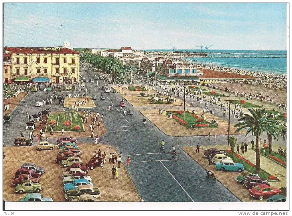 VIAREGGIO - PIAZZA MAZZINI - COLORI VIAGGIATA 1958 - ANIMATA E VETTURE D'EPOCA. COMM. LOURDES 58 . - Viareggio