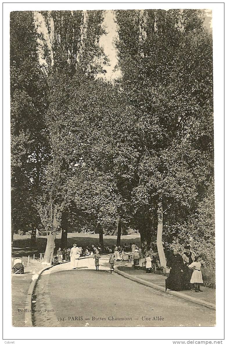 PARIS - Buttes Chaumont, Une Allée - Arrondissement: 19