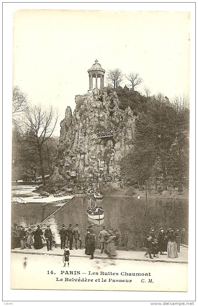 PARIS - Buttes Chaumont, Le Belvédère Et Le Passeur - Arrondissement: 19