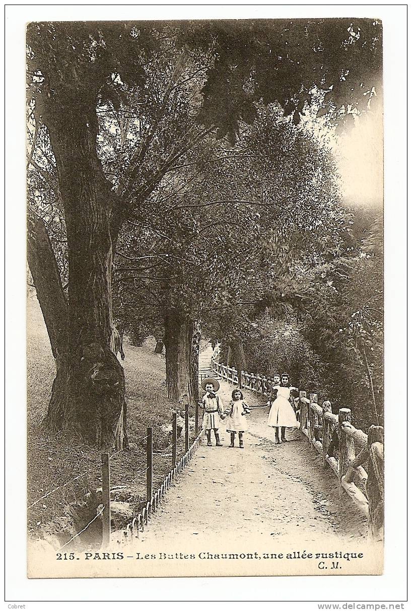 PARIS - Buttes Chaumont, Une Allée Rustique - Distrito: 19