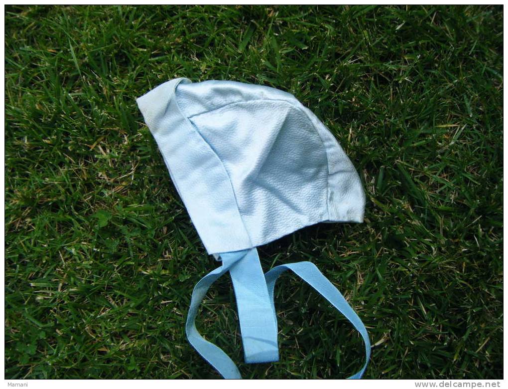 Bonnet De Bebe  Pour Habiller Poupon Ou Poupee Coloris Bleu---- - Andere & Zonder Classificatie