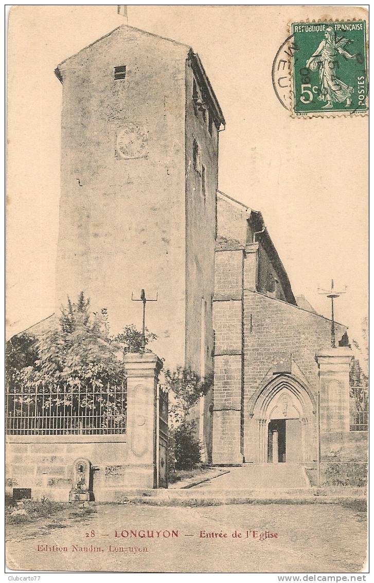 Longuyon (54) : Entrée De L'église En 1909. - Longuyon