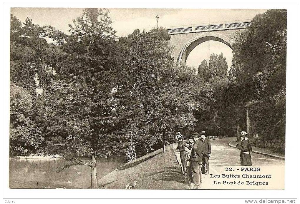 PARIS - Les Buttes Chaumont, Le Pont De Briques - Arrondissement: 19