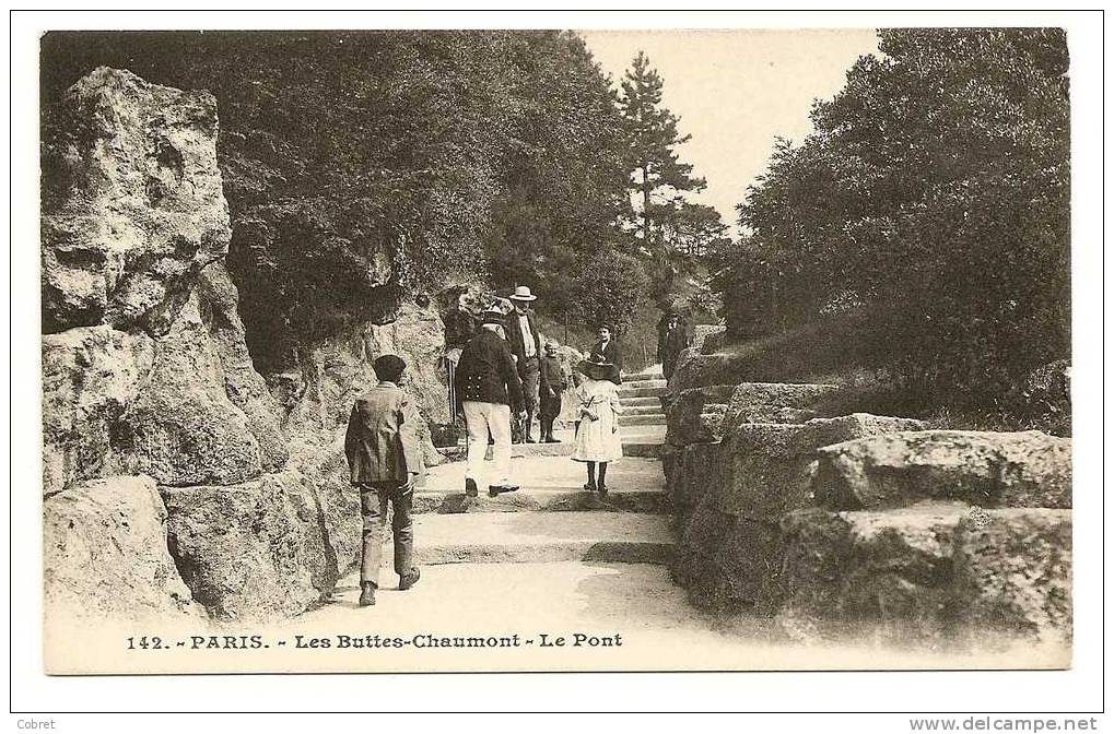 PARIS - Les Buttes Chaumont, Le Pont - Paris (19)