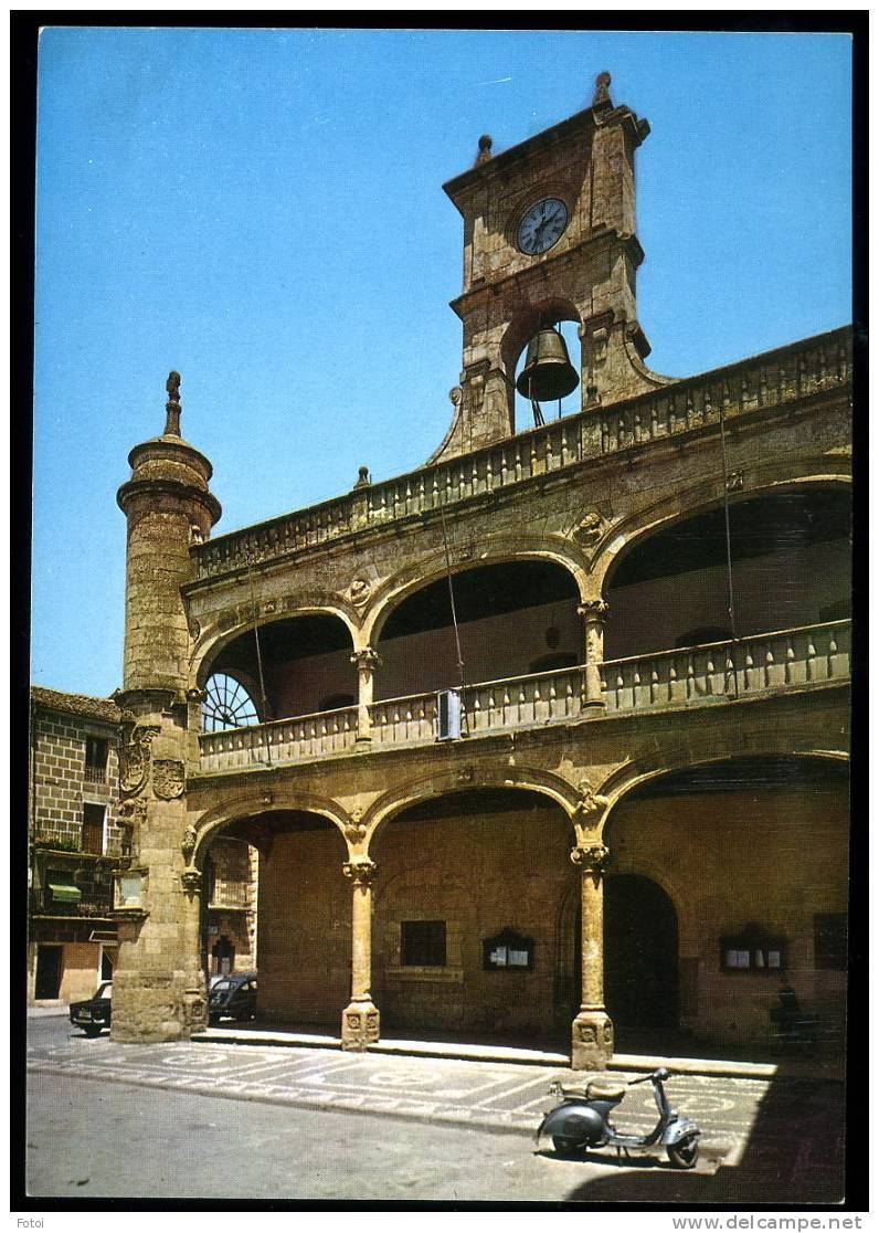 OLD  PHOTO POSTCARD SALAMANCA CIUDAD RODRIGO POSTAL ESPAÑA CARTE POSTALE VESPA SCOOTER LAMBRETTA - Salamanca