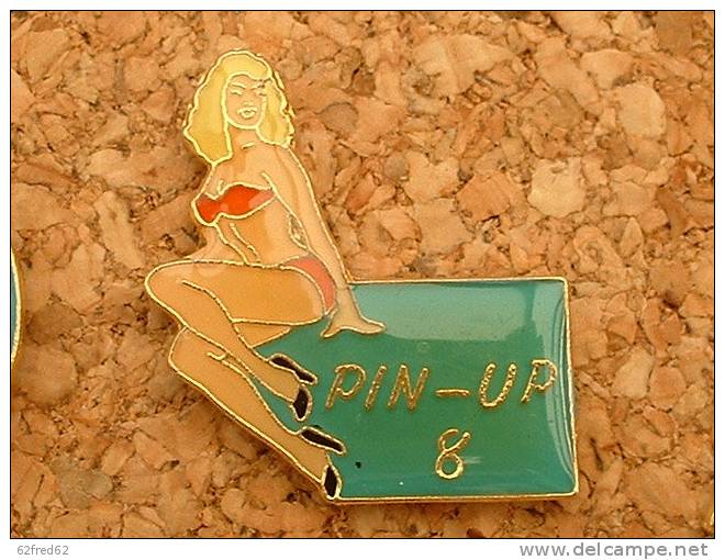 PIN´S  PIN-UPS  N°8 - Pin-ups