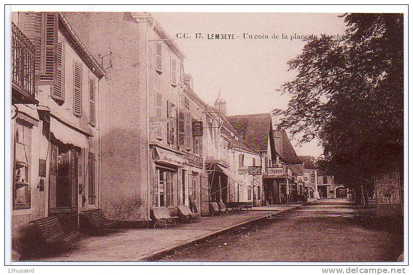 Carte Postale Ancienne Lembeye - Un Coin De La Place Du Marché - Lembeye