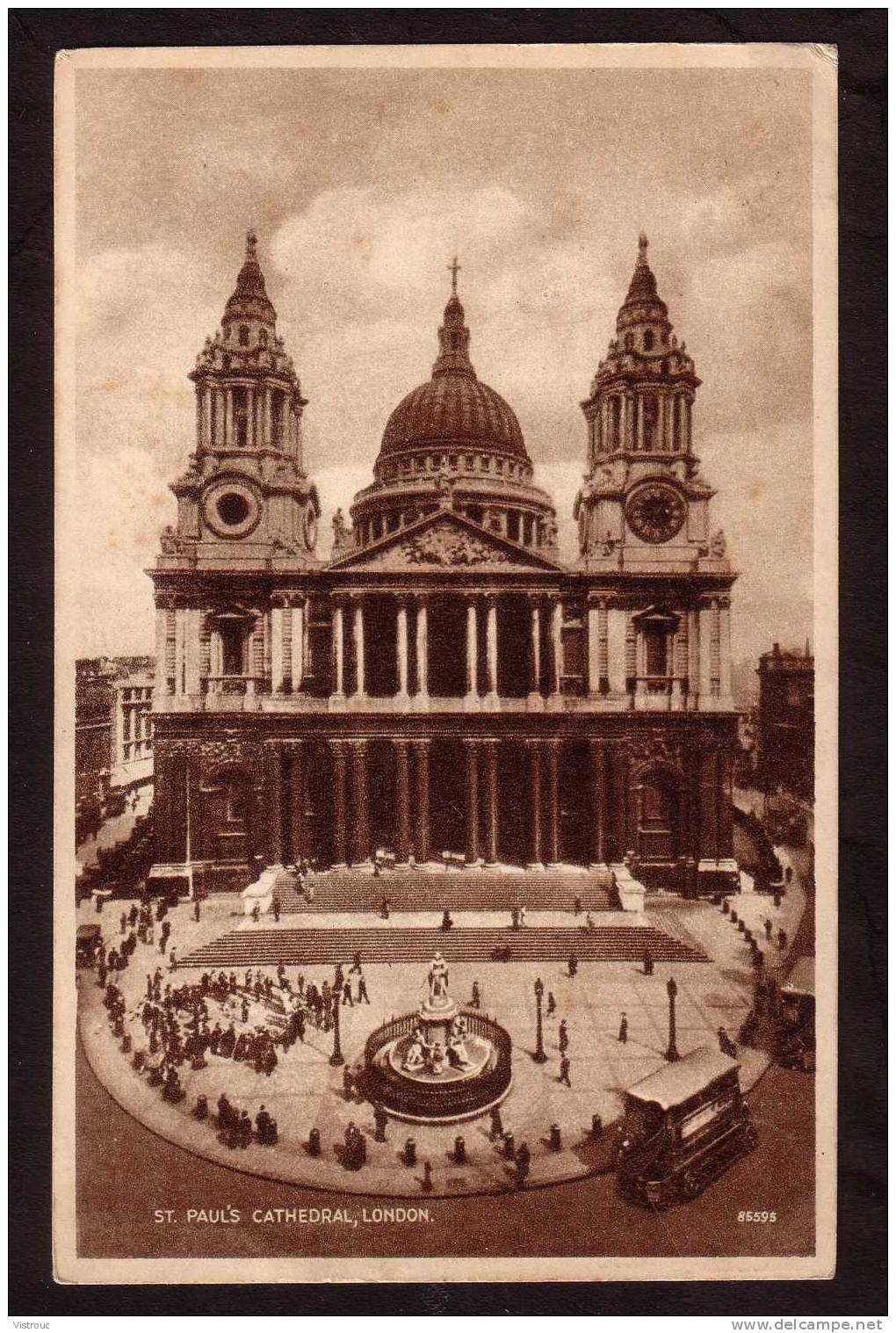 LONDON - LONDRES - St Paul's Cathedral - Circulated - Circulé - Gelaufen - Year / Année: 1947 . - St. Paul's Cathedral