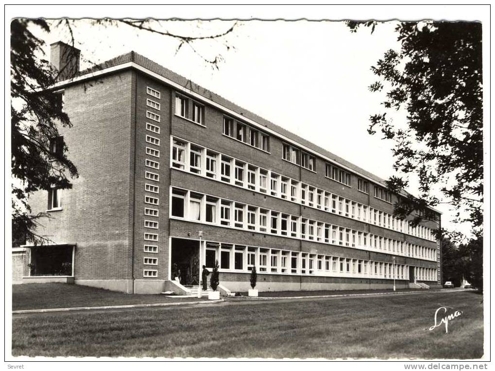 MONTLIGNON. - Centre National Ménager Agricole. - Bâtiment D'enseignement - Montlignon