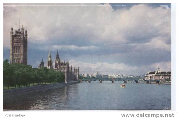 (UK142) HOUSES OF PARLIAMENT FROM THE RIVER THAMES - River Thames