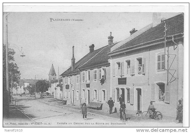 88 -- PLAINFAING, Entrée Du Centre Par La Route Du Bonhomme, Animée, Ad Weick éditeur - Plainfaing