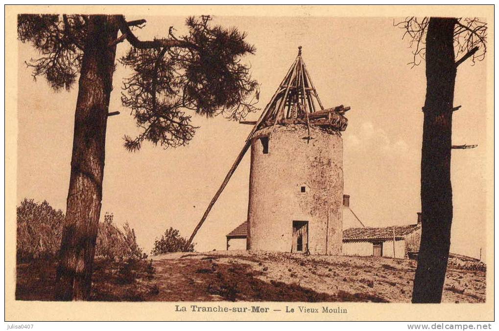 LA TRANCHE SUR MER (85) Vieux Moulin à Vent Beau Plan - La Tranche Sur Mer