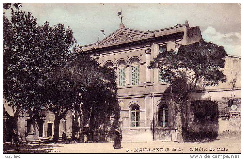 Maillane - L ´hôtel De Ville - Autres & Non Classés