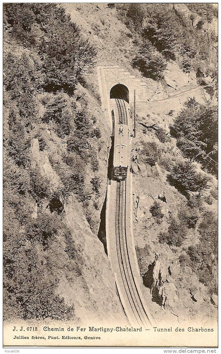 Cp Suisse MARTIGNY CHATELARD Tunnel Des Charbons ( Chemin De Fer , Ligne ) Train, Wagons - Arbon