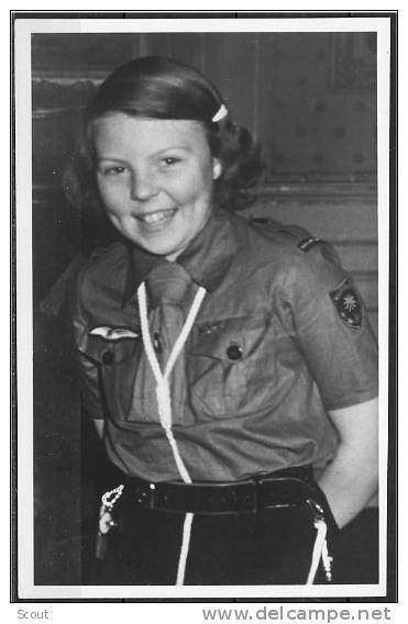 PAESI BASSI – NETHERLANDS – PAYS-BAS - PRINCIPESSA BEATRICE IN UNIFORME DA GUIDA - 1 FEBBRAIO 1950 ** - Scouting